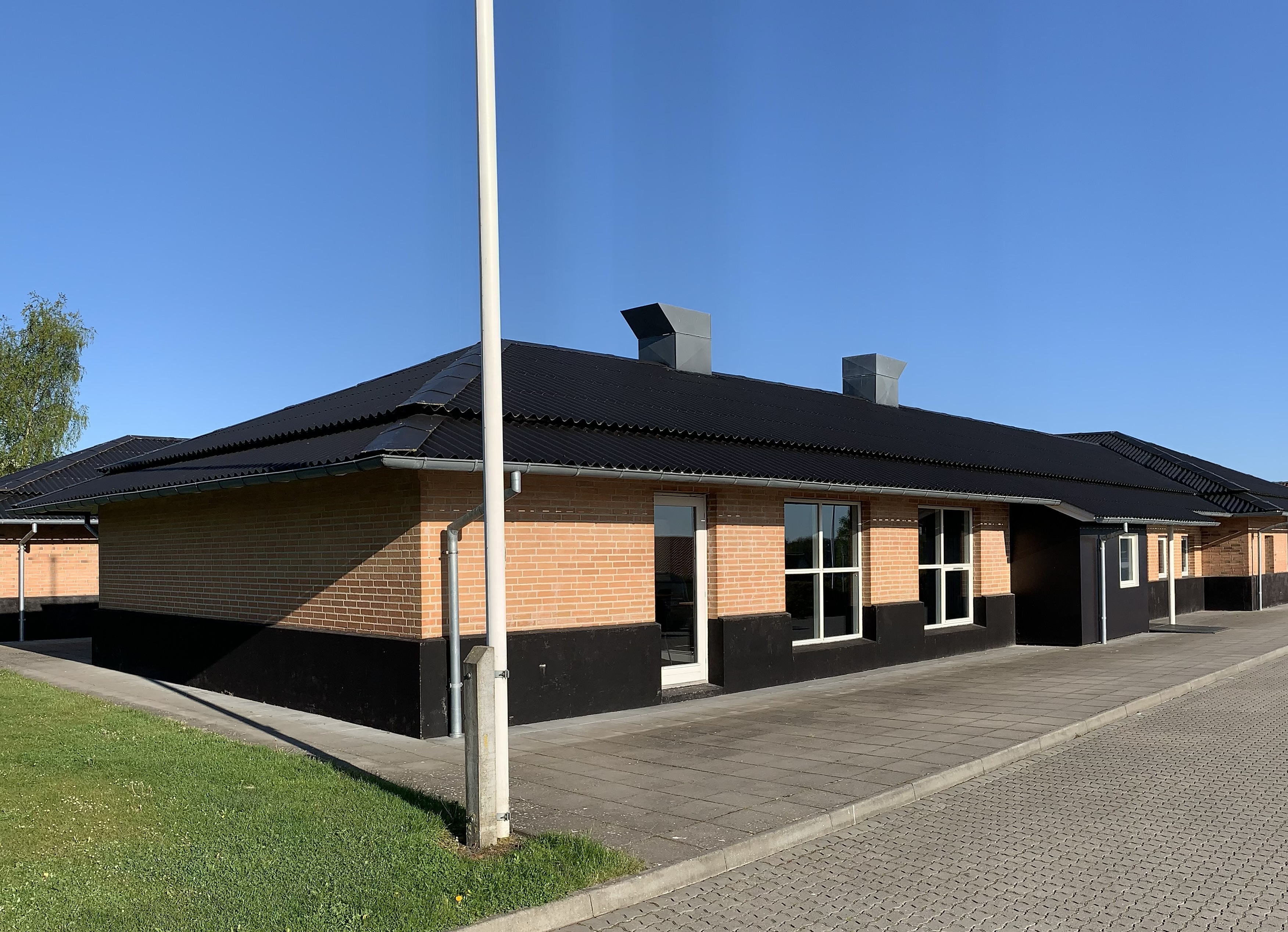 Selskabslokalet på Smedevej 28 - fra p-pladsen